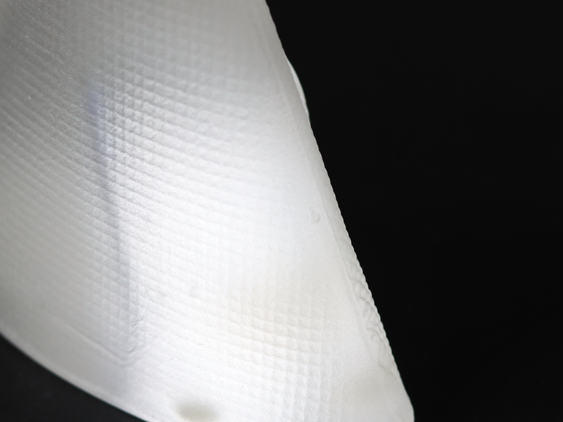 Kosta Boda （コスタ・ボダ） Bertil Vallien（バーティル・ヴァリーン） Crystal Fantasy（クリスタルファンタジー）triangle 98537 │ 北欧 スウェーデン ヴィンテージ ガラスアート 三角形の家