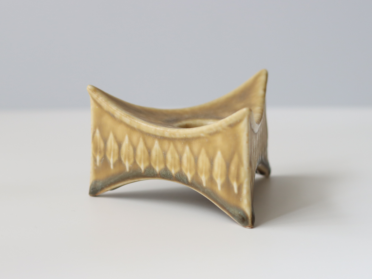 Jens.H.Quistgaard （イェンス・クイストゴー ） Relief （レリーフ） triangular candle stand │ 北欧ヴィンテージ デンマーク キャンドルスタンド 陶磁器