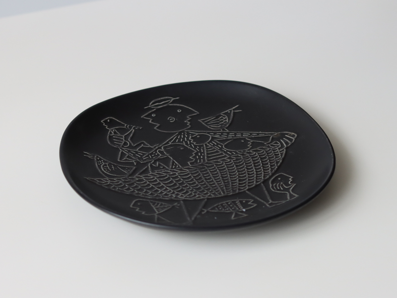 Gustavsberg （グスタフスベリ） Stig Lindberg（スティグ・リンドベリ） Piazza（ピアッツァ） 19.5cm plate black fishing │ 北欧 スウェーデン ヴィンテージ プレート 漁 陶磁器