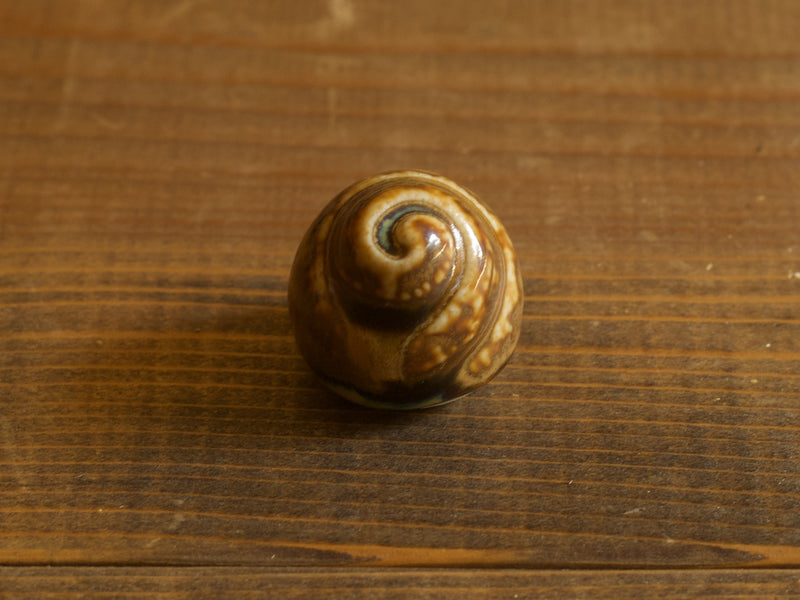Höganäs Keramik Shell Object Brown S / John Andersson｜SWEDEN