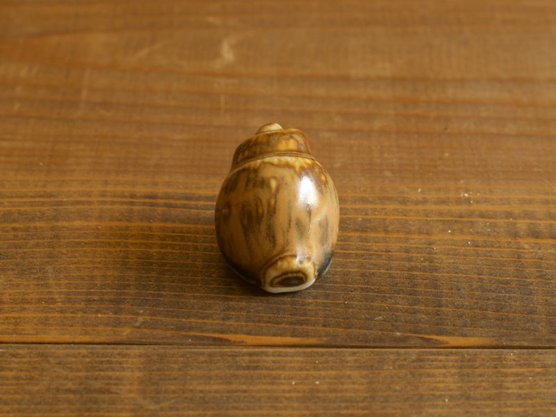 Höganäs Keramik Shell Object Brown S / John Andersson｜SWEDEN