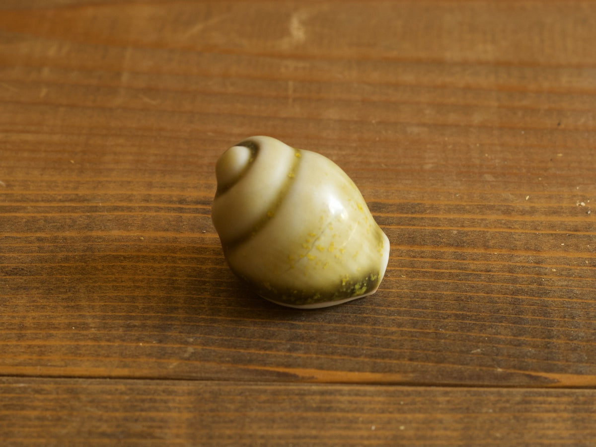 Höganäs Keramik Shell Object Ivory S / John Andersson｜SWEDEN