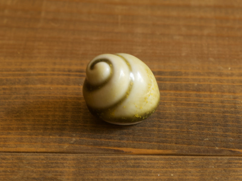 Höganäs Keramik Shell Object Ivory S / John Andersson｜SWEDEN