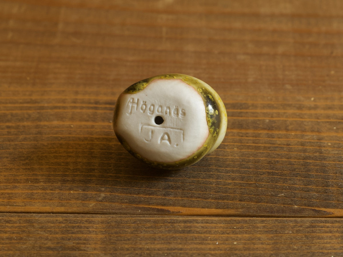 Höganäs Keramik 巻貝のオブジェ（小）アイボリー 底面の刻印
