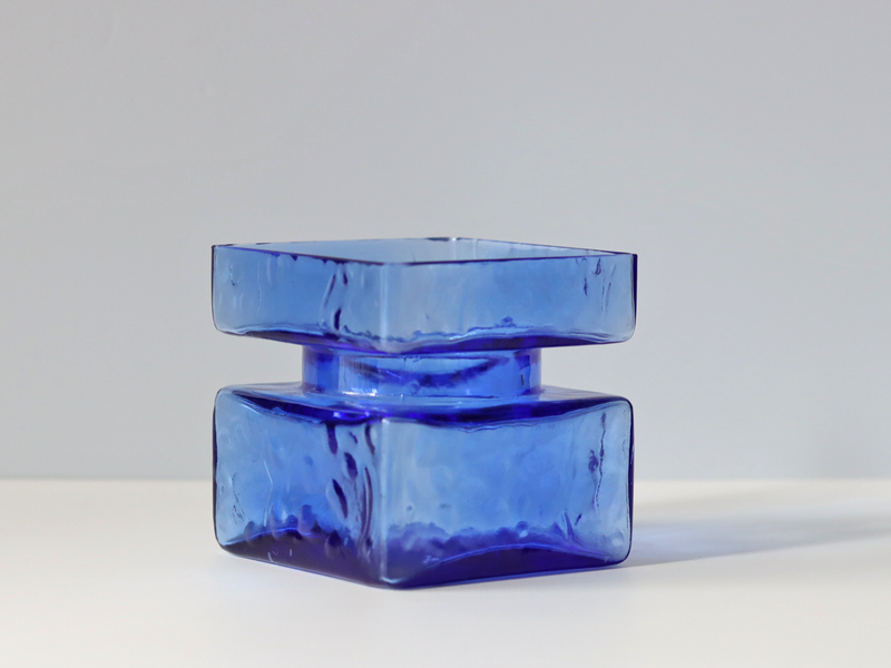 Riihimaen Lasi （リーヒマエンラシ） Helena Tynell（ヘレナ・ティネル）Pala （パラ）Mサイズ ブルー H9cm │ 北欧 フィンランド ヴィンテージ 花瓶 ガラス