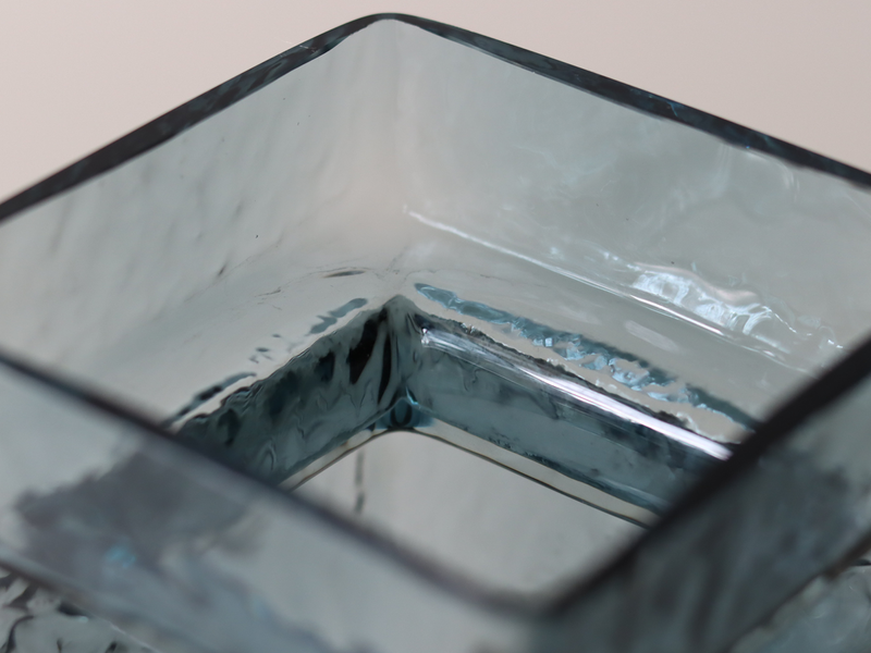 Riihimaen Lasi （リーヒマエンラシ） Helena Tynell（ヘレナ・ティネル）Pala （パラ）Lサイズ ライトブルー H11.5cm │ 北欧 フィンランド ヴィンテージ 花瓶 ガラス