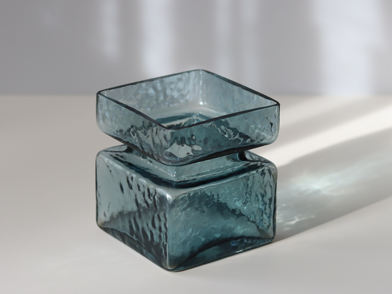 Riihimaen Lasi （リーヒマエンラシ） Helena Tynell（ヘレナ・ティネル）Pala （パラ）Lサイズ ライトブルー H11.5cm │ 北欧 フィンランド ヴィンテージ 花瓶 ガラス