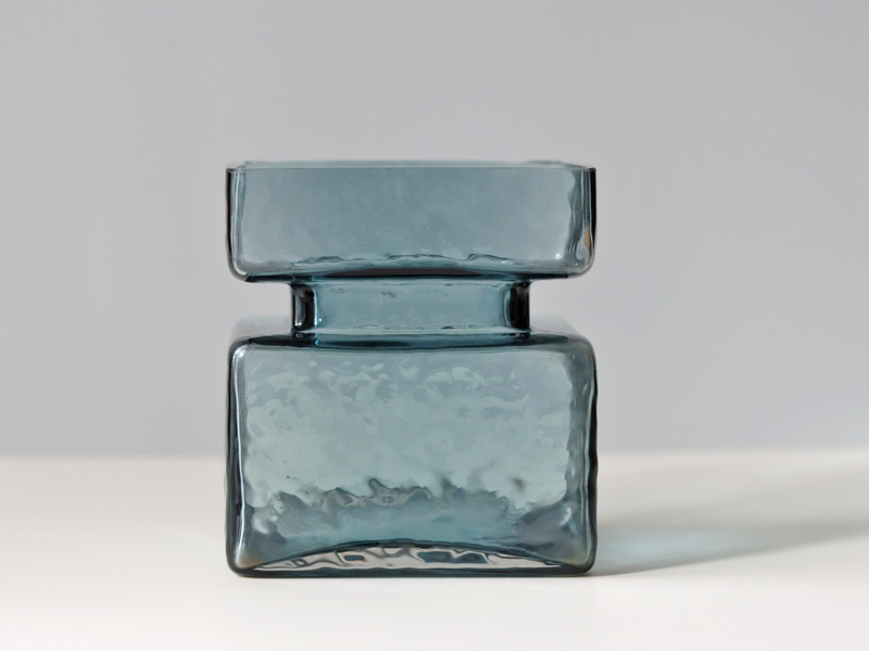 Riihimaen Lasi （リーヒマエンラシ） Helena Tynell（ヘレナ・ティネル）Pala （パラ）Lサイズ ライトブルー H11.5cm │ 北欧 フィンランド ヴィンテージ 花瓶 ガラス