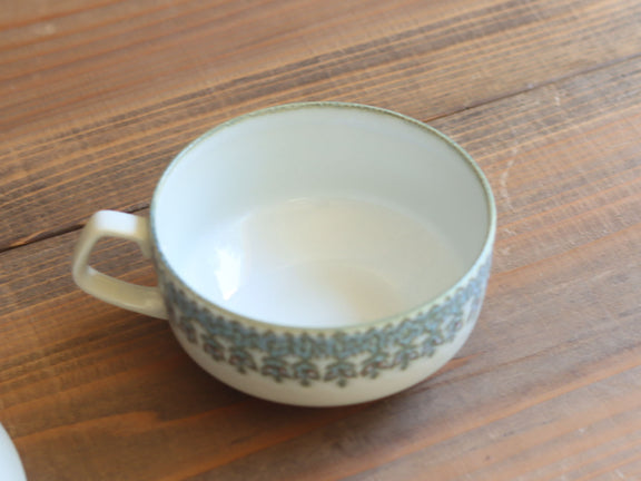Royal Copenhagen Berte Jessen フェイアンス カップ&ソーサー 2889