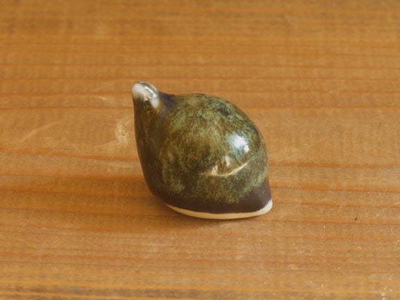 Höganäs Keramik 貝のオブジェ（小）ティールグリーン 別の角度