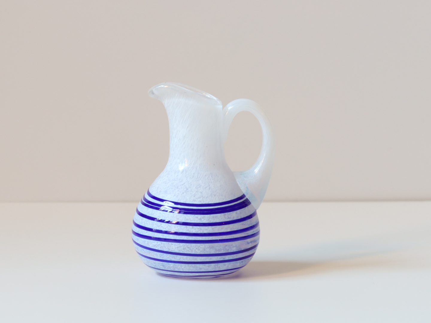 Kosta Boda（コスタ・ボダ） ジャグ/ベース H8 / Ulrica Hydman-Vallien ｜ 北欧ヴィンテージ スウェーデン